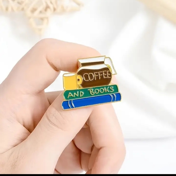 Coffee and books Pin metal enamel resin pin teacher gift - Picture 2 of 2